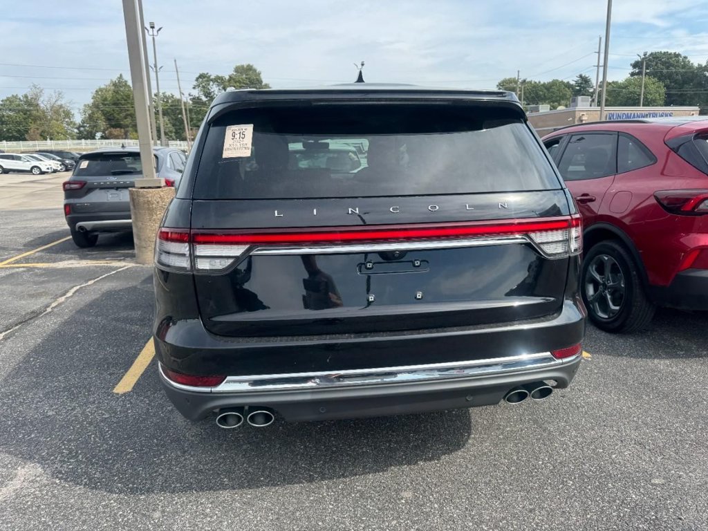 Used 2024 Lincoln Aviator Reserve AWD/4WD image 8