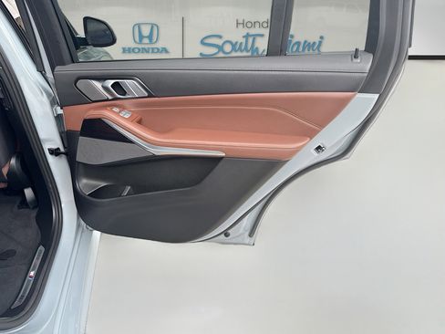 Used 2025 BMW X7 xDrive40i w/ M Sport Package image 32