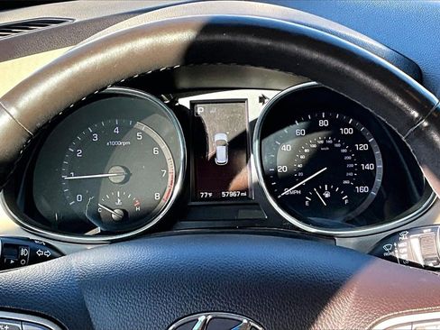 Used 2017 Hyundai Santa Fe Sport image 13