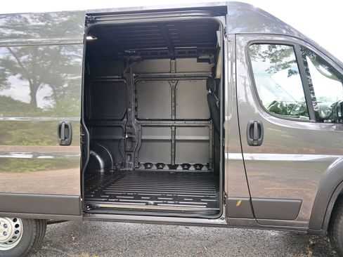 New 2025 RAM ProMaster 1500 w/ Safety Group FWD image 14