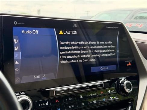 Used 2021 Toyota Highlander Limited AWD/4WD image 16