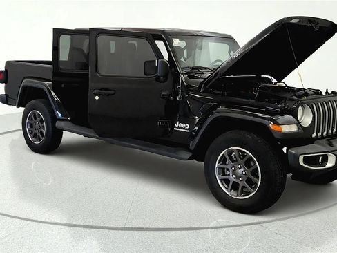 Used 2022 Jeep Gladiator Overland w/ Cold Weather Group AWD/4WD image 8