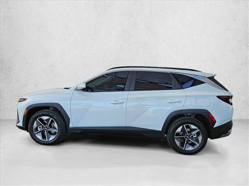 Certified 2025 Hyundai Tucson SEL AWD/4WD image 9