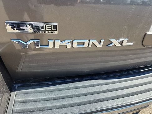 Used 2011 GMC Yukon XL Denali AWD/4WD image 38