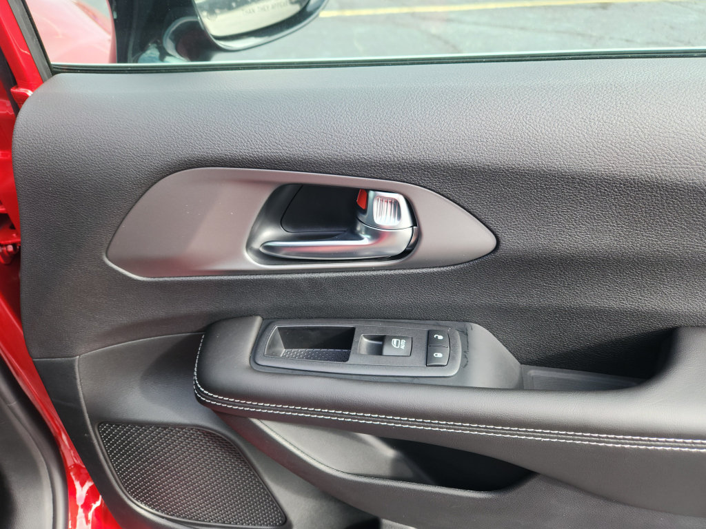 New 2027 Chrysler Pacifica Select FWD image 40