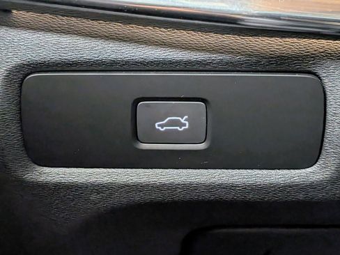 Used 2024 Volvo V90 B6 Cross Country Plus w/ Climate Package image 31