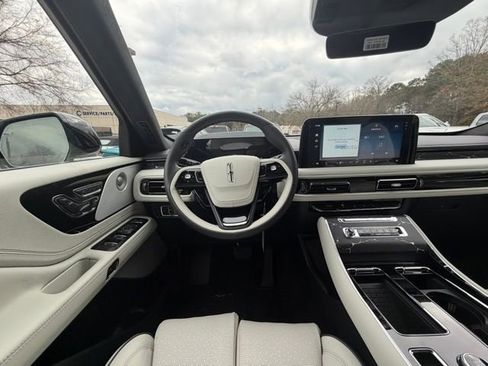 New 2026 Lincoln Aviator Black Label w/ Jet Appearance Package image 9