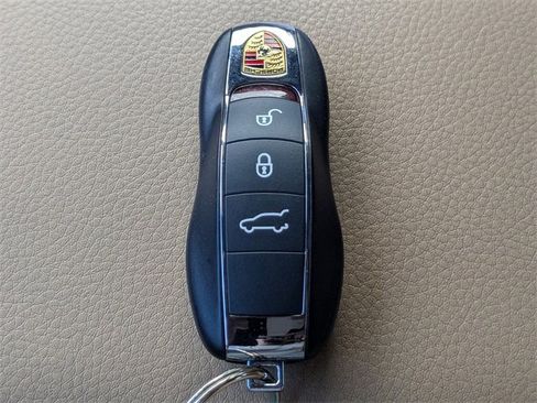 Used 2017 Porsche Macan S image 36