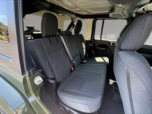 Used 2024 Jeep Wrangler Unlimited w/ Convenience Group AWD/4WD image 22
