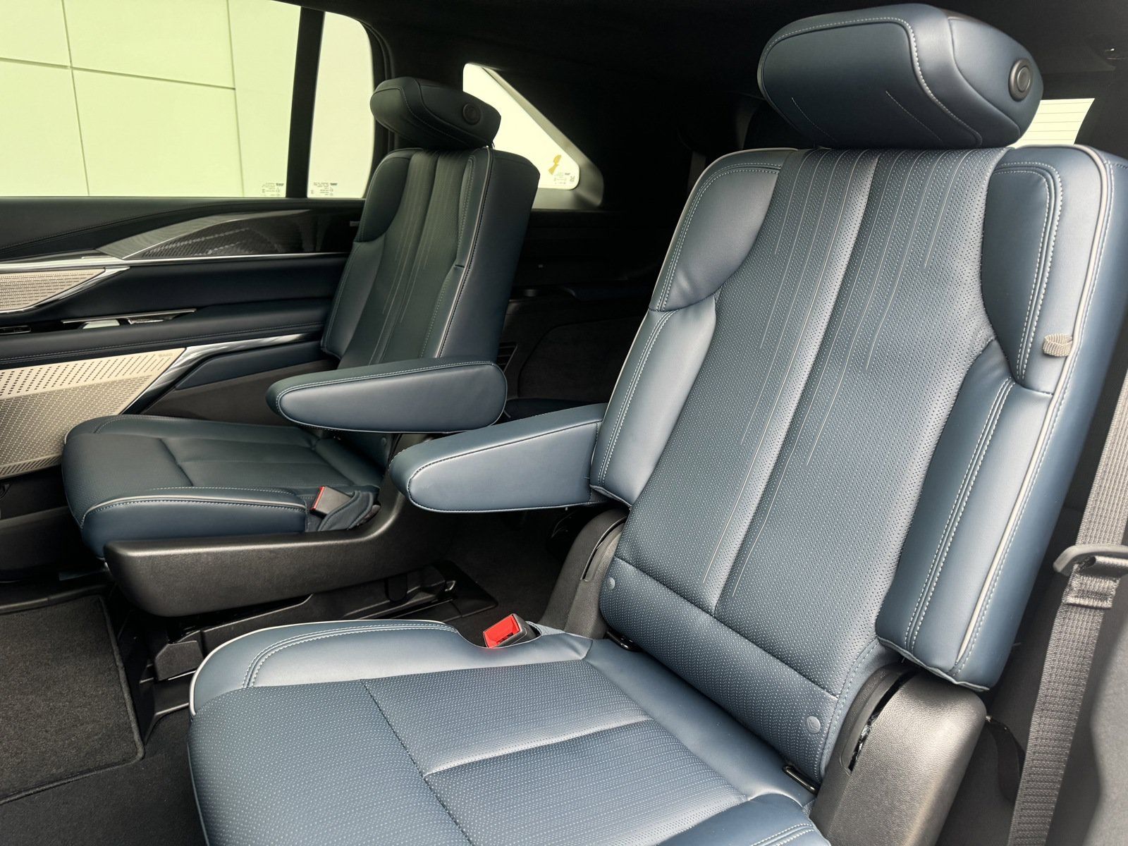 New 2025 Cadillac Escalade IQ Sport 2 AWD/4WD image 11