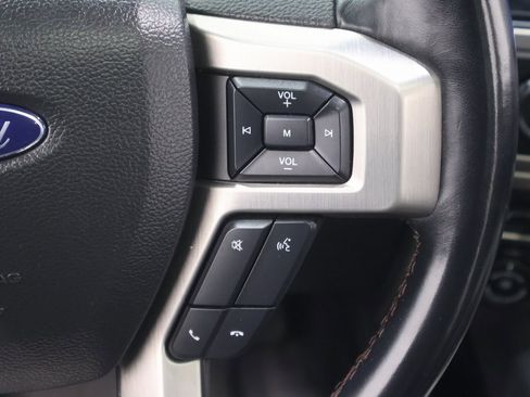 Certified 2022 Ford F250 Platinum w/ FX4 Off-Road Package image 27