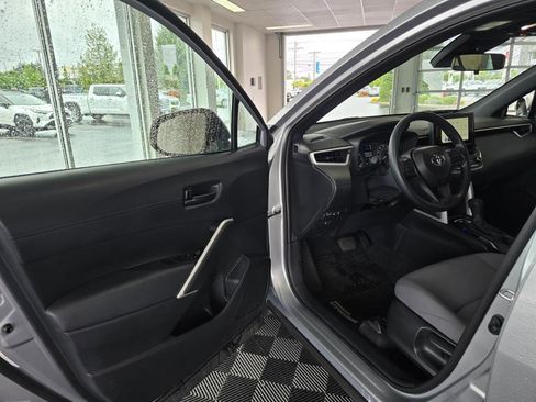 Used 2024 Toyota Corolla Cross AWD Hybrid image 18