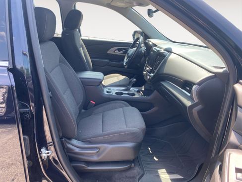 Used 2020 Chevrolet Traverse LT image 13