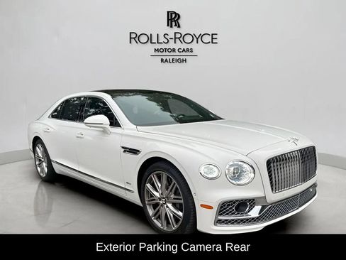 Used 2022 Bentley Flying Spur Plug-In Hybrid image 8