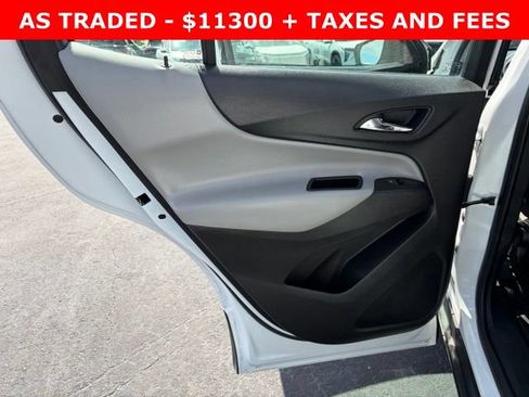 Used 2018 Chevrolet Equinox LS FWD image 13