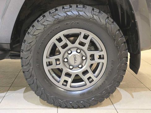 Used 2019 Toyota 4Runner SR5 Premium AWD/4WD image 8