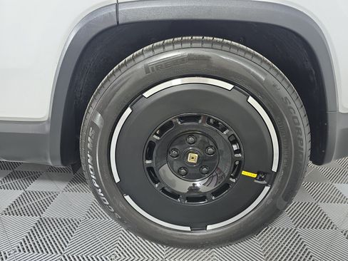 Used 2025 Rivian R1S Adventure AWD/4WD image 10