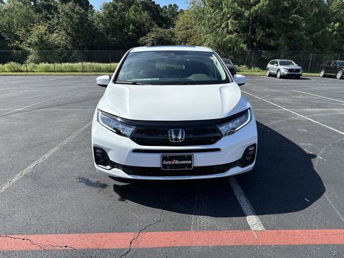New 2026 Honda Odyssey Touring image 2
