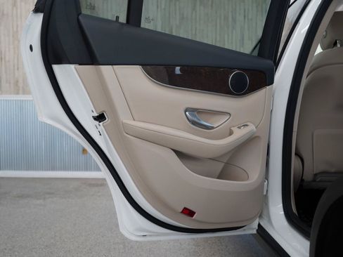 Used 2017 Mercedes-Benz GLC 300 image 38