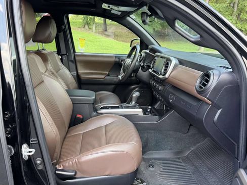Certified 2023 Toyota Tacoma Limited AWD/4WD image 13