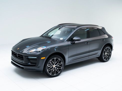 Used 2026 Porsche Macan AWD/4WD image 1