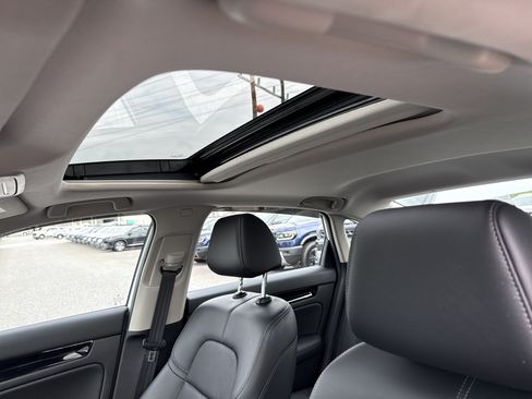 Certified 2024 Honda Civic Touring image 28