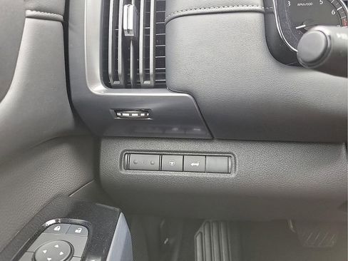 Used 2024 Nissan Pathfinder SL image 15