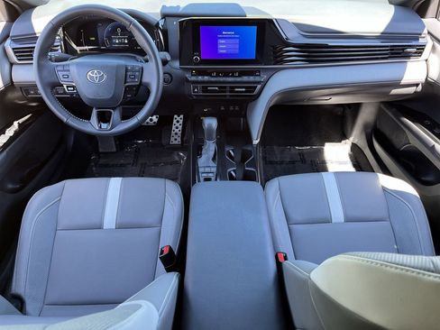 Used 2025 Toyota Camry SE w/ Convenience Package AWD/4WD image 9