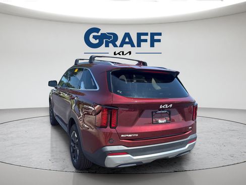 Used 2025 Kia Sorento S AWD/4WD image 7