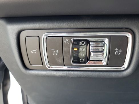 New 2027 Lincoln Aviator AWD image 13