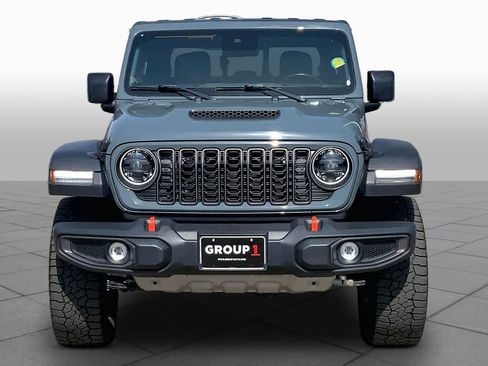 Used 2024 Jeep Gladiator Mojave w/ Safety Group AWD/4WD image 4