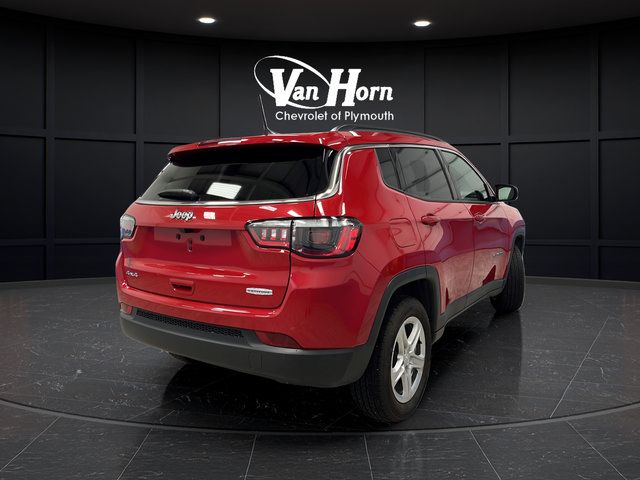 Used 2024 Jeep Compass Latitude AWD/4WD image 3