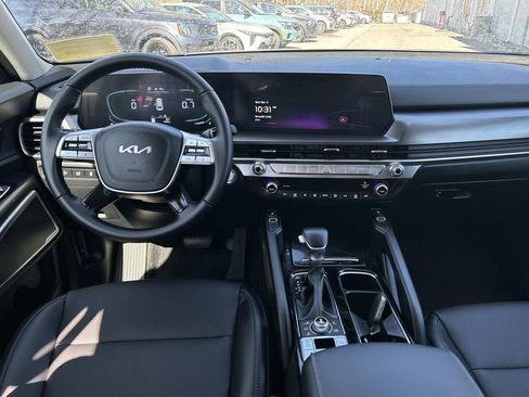 Certified 2025 Kia Telluride S image 14