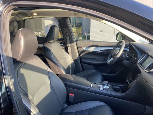 Used 2019 INFINITI QX50 Essential w/ Premium Heat Package image 12