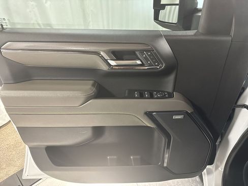 Used 2024 Chevrolet Silverado 1500 ZR2 w/ Technology Package image 22