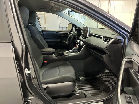 Used 2024 Toyota RAV4 LE AWD/4WD image 28