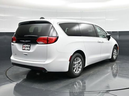 New 2026 Chrysler Voyager LX FWD image 12