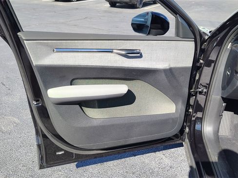 New 2025 Volvo EX30 Plus w/ Climate Package image 8