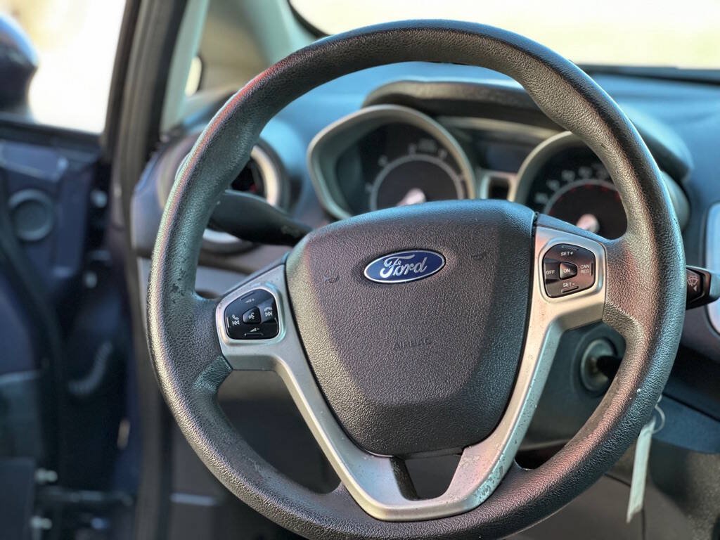 Used 2013 Ford Fiesta SE FWD image 10