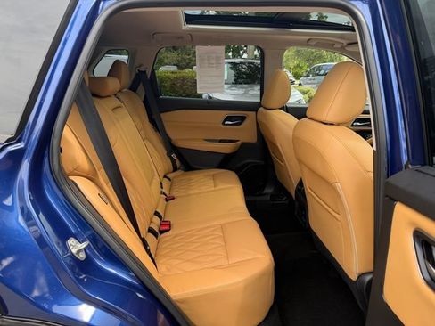 Used 2021 Nissan Rogue Platinum FWD image 19