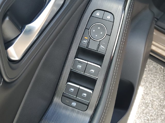 Certified 2025 Nissan Rogue SL w/ SL Premium Package FWD image 28