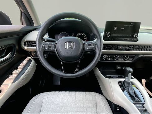 Used 2025 Honda HR-V LX image 8