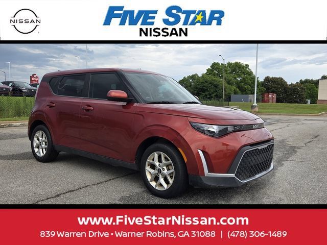 Used 2023 Kia Soul S FWD image 1