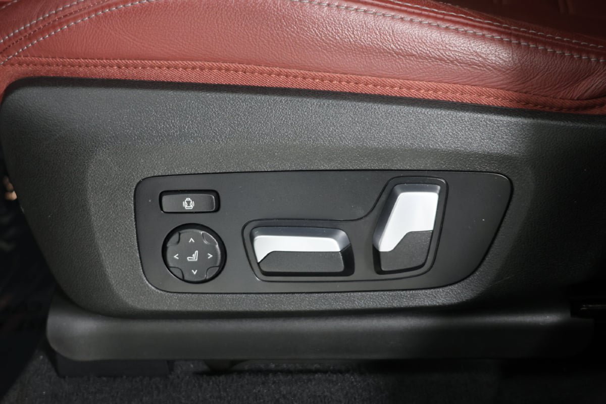 Used 2024 BMW X4 M40i w/ Premium Package AWD/4WD image 25