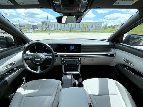 Certified 2025 Hyundai Tucson Limited AWD/4WD image 15