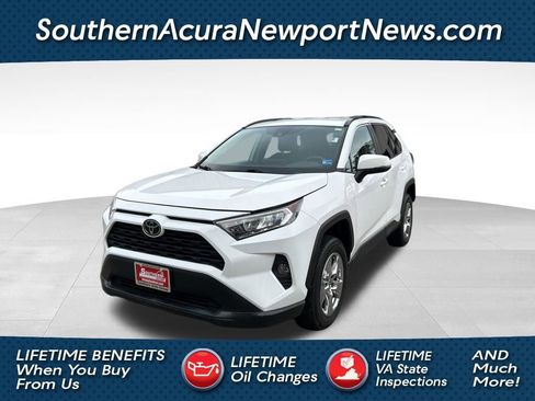 Used 2021 Toyota RAV4 XLE image 1