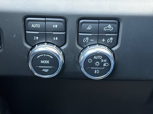 Used 2022 GMC Sierra 1500 Denali w/ Technology Package AWD/4WD image 35