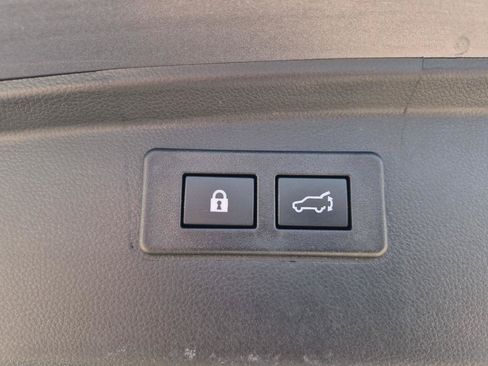 Used 2025 Subaru Outback Premium AWD/4WD image 11