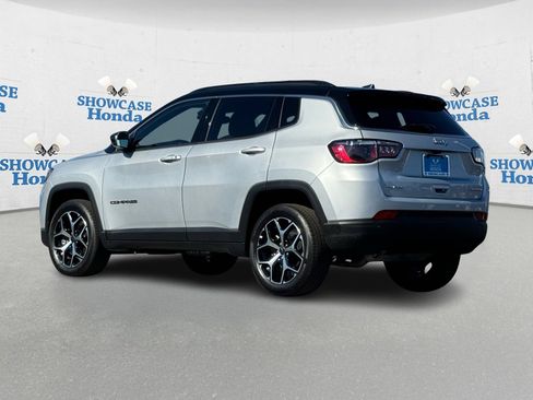 Used 2025 Jeep Compass Limited image 5