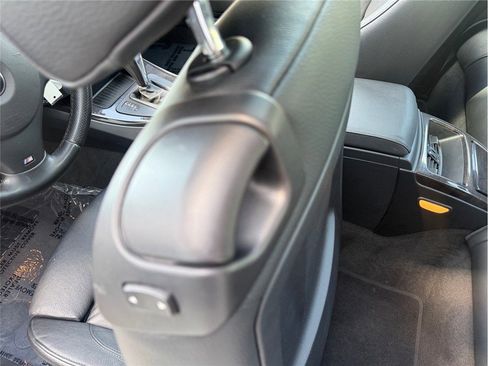 Used 2012 BMW 335i xDrive Coupe AWD/4WD image 31